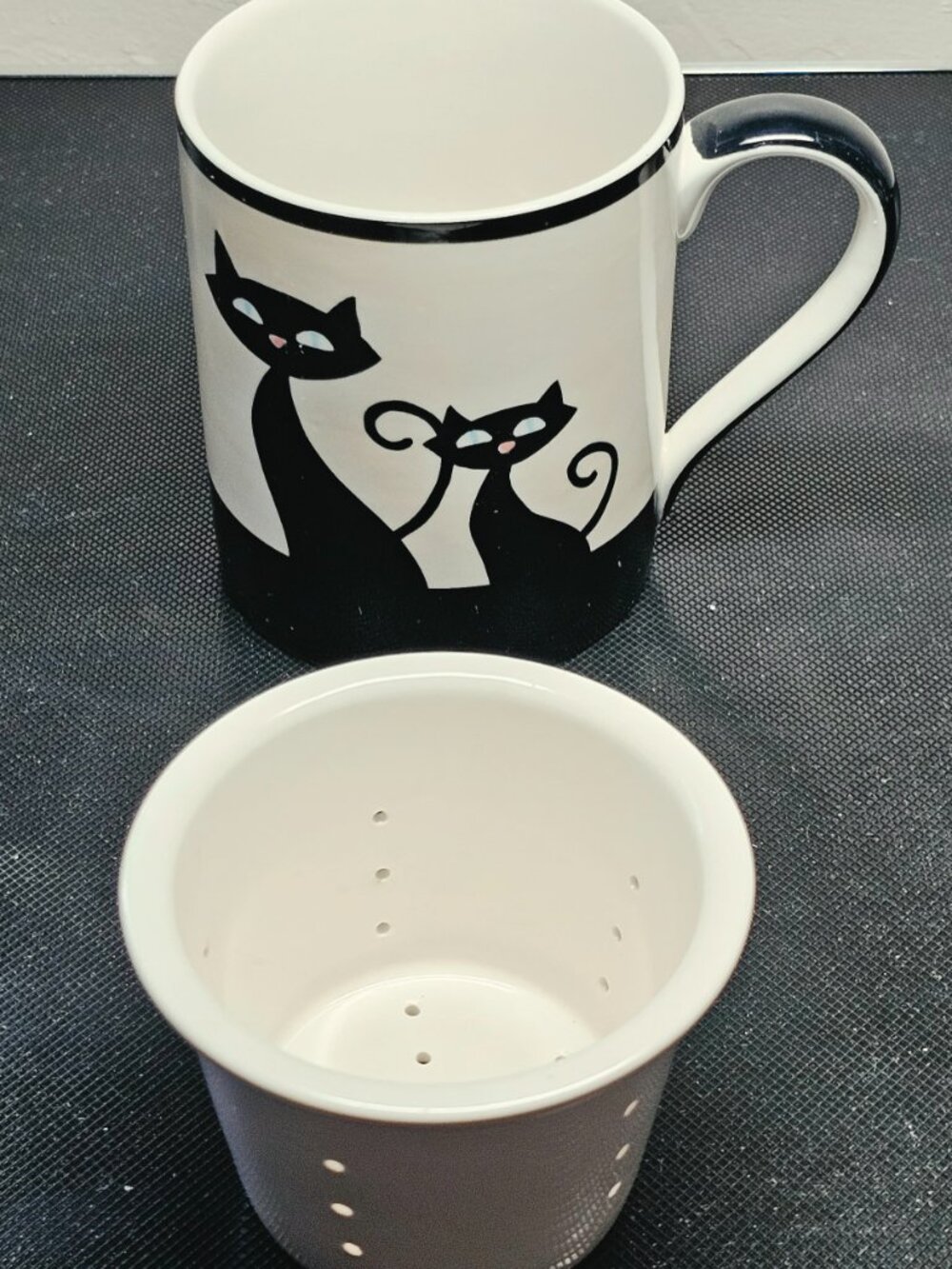 HUES N BREWS ~ Black Cat Coffee/Tea Mug ~ CREAM ~ Siamese  Kitty Tea Strainer In